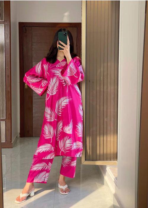 Feather Printed 2pcs - shocking pink